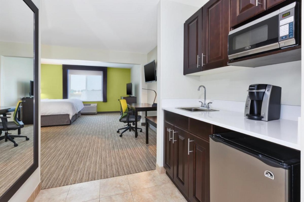 Room image 3