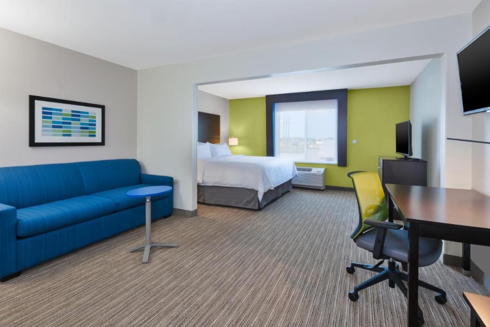 Room image 4