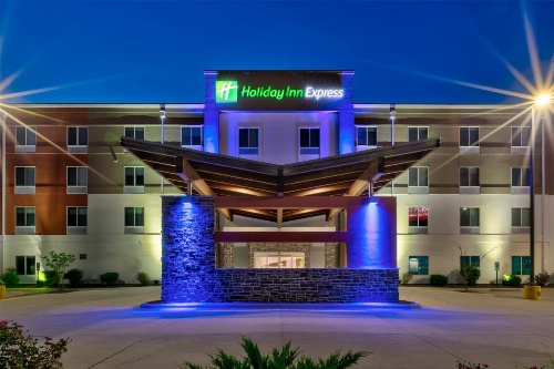 Holiday Inn Express & Suites - Effingham image 5